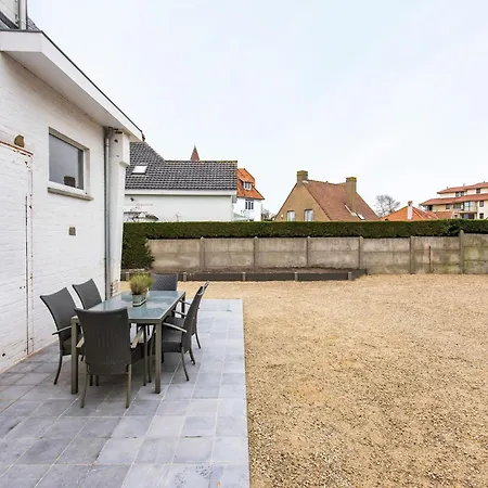 By The Sea In Belgium With Sunny Terrace, Cleaning Included *