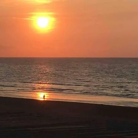 By The Sea In Belgium With Sunny Terrace, Cleaning Included